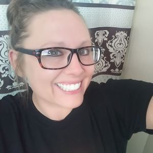 Meet your Posher, Lori